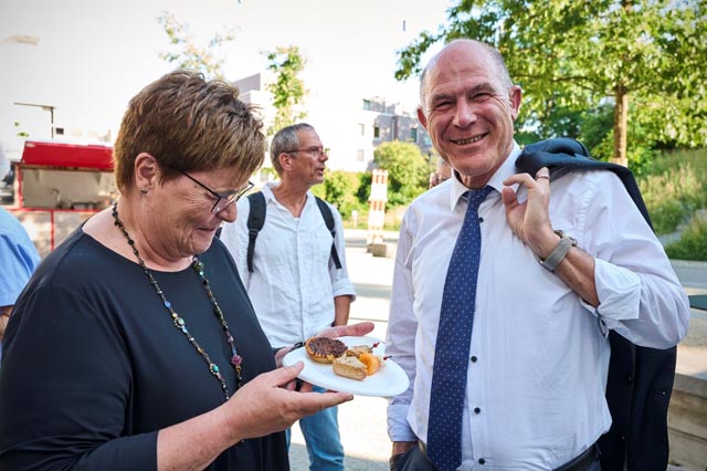 Von links: Doris Wagner, Guido Baur und Regierungsrat Anton Lauber. Foto: Roland Schmid