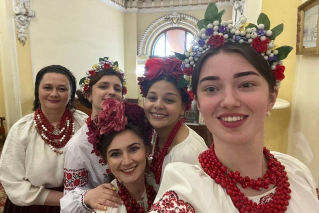 Pratteln BL: Zeichen der Verbundenheit − Gottesdienst mit Liedern aus der Ukraine 