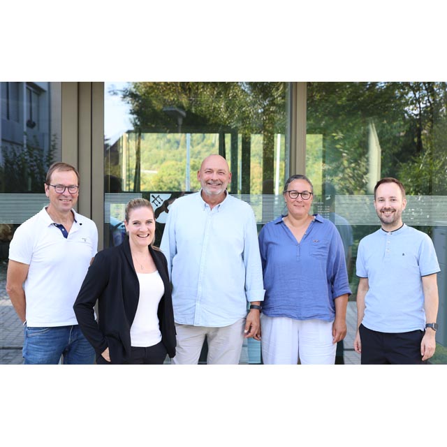 Der Gemeinderat der kommenden Amtsperiode (von links): Ralf Dümpelmann, Annick Caruso, Rainer Schaub, Viviane Raimann und Gabriel Ackermann. Foto: Andreas Huber, Etzgen