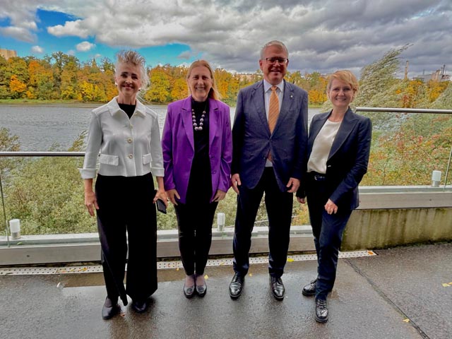 Von links: Regierungsrätin Carmen Walker Späh (ZH), Vizepräsidentin VDK; Staatssekretärin Helene Budliger, Direktorin SECO; Regierungsrat Urban Camenzind (UR), Präsident VDK; Staatsrätin Isabelle Moret (VD), Vorstand VDK, Foto: zVg