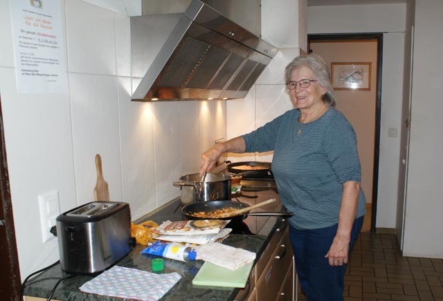  Trudi Hasler kochte für alle. Foto: zVg