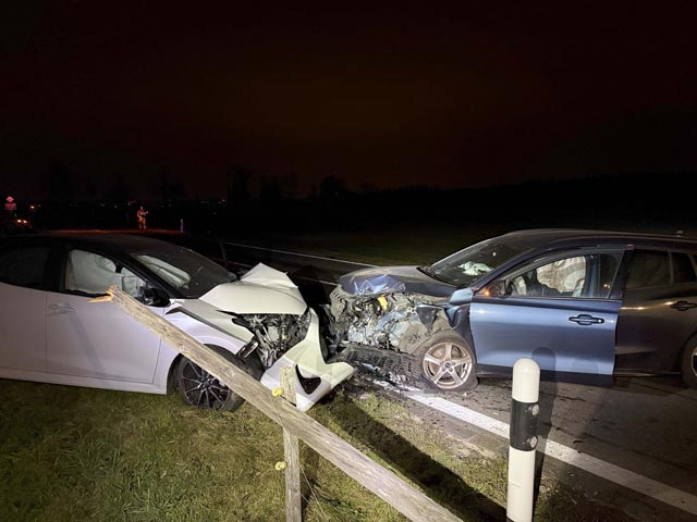 Zu einer heftigen Kollision kam es am Freitagabend in Auw.