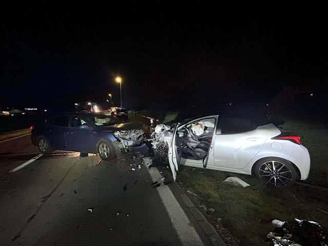 Zu einer heftigen Kollision kam es am Freitagabend in Auw.