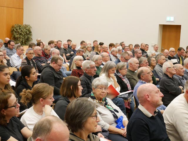 Genau 163 Stimmbürgerinnen und -bürger waren am Donnerstagabend in den Saalbau zu Stein gekommen.