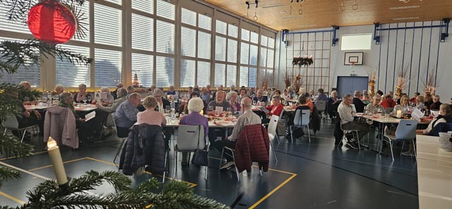 Die Turnhalle von Hornussen wurde zum Festsaal.