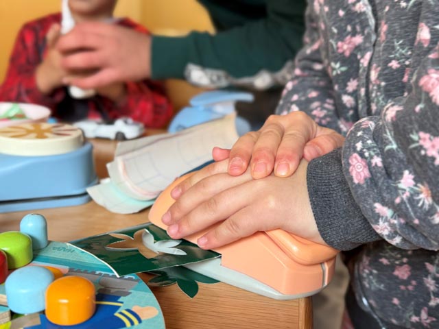 Spielgruppe in der kantonalen Unterkunft Frick. Foto: zVg
