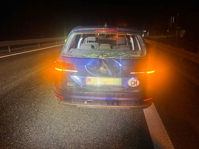 Am Montag kam es bei Suhr zu einer Kollision mit Folgeunfall.