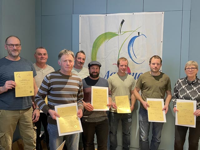 Goldmedaillenträger bei der Rangverkündigung und Urkundenabgabe im Rahmen der Generalversammlung des Aargauer Obstverband. Links: Jahressieger Rehmann Gregor, Kaisten. Foto: zVg