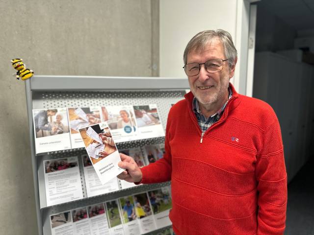 Hugo Imhof arbeitet seit bald zehn Jahren im Steuererklärungsdienst der Pro Senectute. Foto: Sonja Fasler