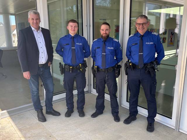  Gemeindeammann Daniel Suter, Pol Florian Meier, Pol Florian Schöni und Polizeichef Oblt Werner Bertschi (von links). Foto: zVg