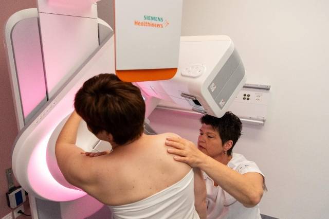 Dank der Technologie-Partnerschaft mit Siemens Healthineers verfügt das KSB über topmoderne Mammographie-Geräte.