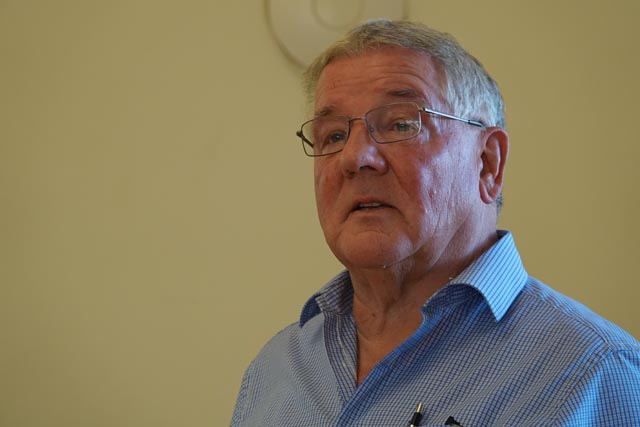Projektleiter Joe Schnetzler an der Versammlung des Museumsverein Laufenburg. Foto: Peter Schütz