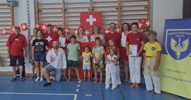 Ukrainisch-schweizerische Begegnungen in der Sissler Turnhalle am 1. August