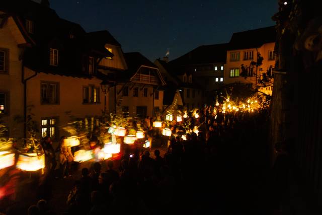 Bis heute wird der Brauch des Bachfischet mit einem Lampion-Umzug der Schulkinder gefeiert. Foto: zVg