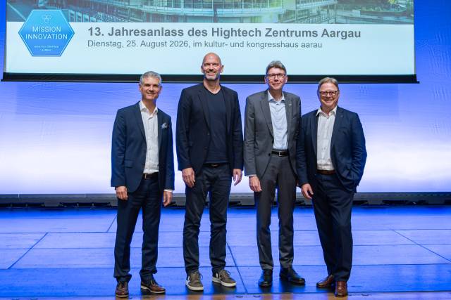 Von links: Martin Bopp (HTZ), Prof. Dr. Peter G. Kirchschläger, Regierungsrat Dieter Egli, Peter Gehler (VR-Präsident HTZ). Foto: zVg