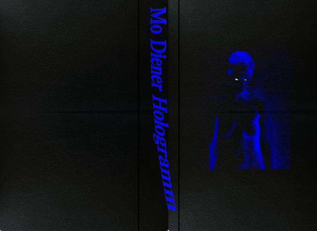 Umschlag der Publikation «Hologramm – Mo Diener», Design: ROLE Studio, Verlag: Scheidegger &amp; Spiess, Zürich