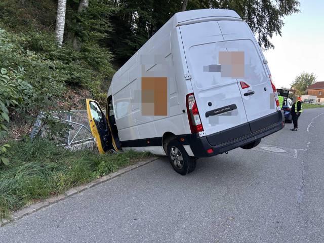 Niemand wurde bei diesem Unfall verletzt, der Sachschaden ist aber erheblich.