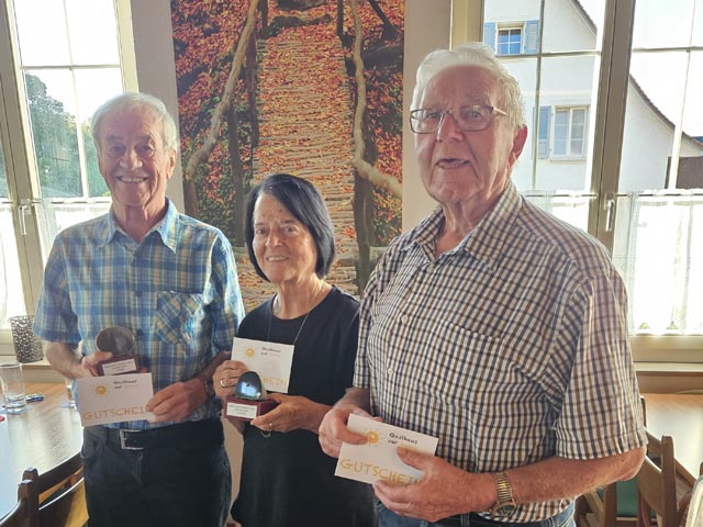 Siegertrio Gesamtwertung (von links): 2. Roland Eichmann, 1. Brigitte Müller, 3. Armin Weiss. Foto: Markus Lüthi