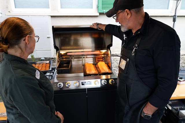 Liebi + Schmid AG feierte Eröffnung der Miele-Dreams-Ausstellung mit feinsten Grilladen. Foto: zVg 