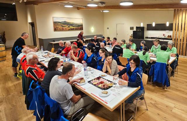 Die turnenden Vereine Gansingen auf Suuserbummer in die Wiler Trotte. Foto: zVg