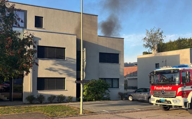 Bei einem Garagenbrand in Lausen wurde niemand verletzt.