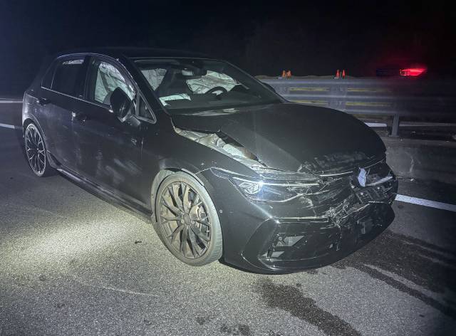 Bei einem Unfall auf der Autobahn bei Sissach wurde eine Person leicht verletzt.