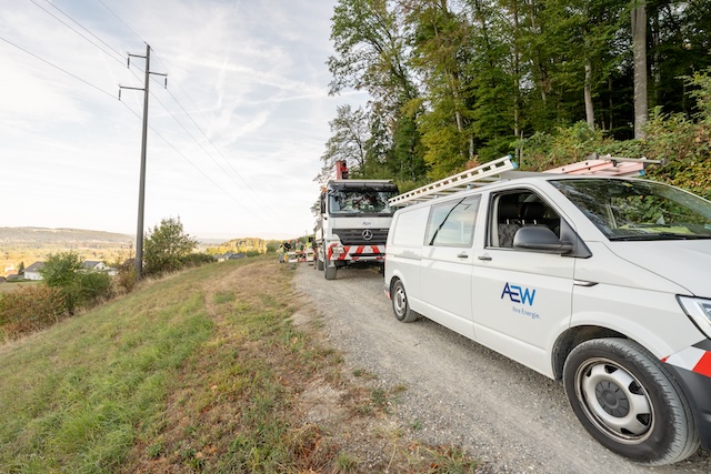 Die bestehenden Freileitungen und Betonmasten zwischen Zufikon und Künten werden bis im Frühling 2027 zurückgebaut. Foto: zVg