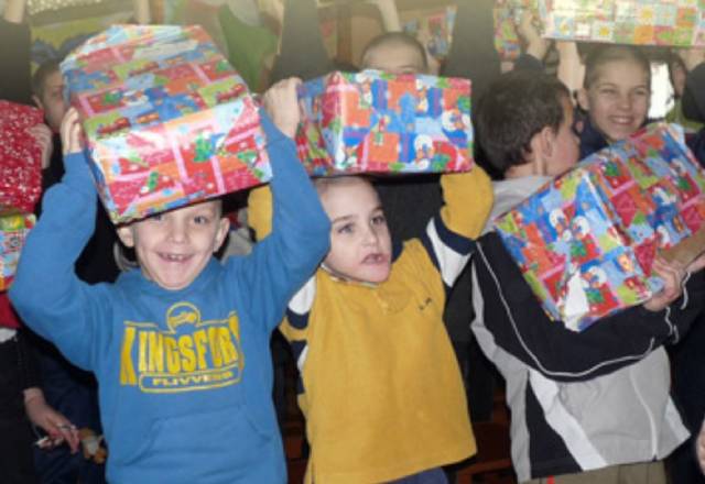 Die Weihnachtspäckli-Aktion der Bibelgemeinde Stein-Säckingen sorgt für lachende Gesichter.