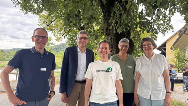 Bild (von links): Urs Leugger, Dieter Egli, Matthias Betsche, Ursula Schneider Schüttel, Doris Kunz Heim. Foto: Pro Natura