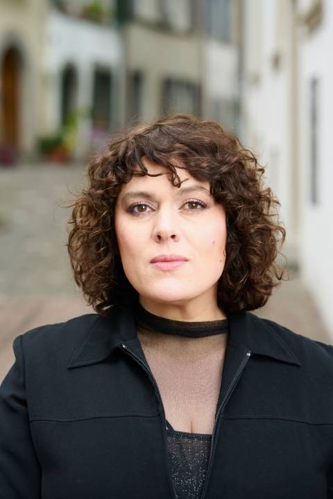 Patti Basler ist seit vielen Jahren als Bühnenpoetin, Kabarettistin, Satirikerin, Comedienne und Autorin national und international erfolgreich. Foto: Raphaela Graf
