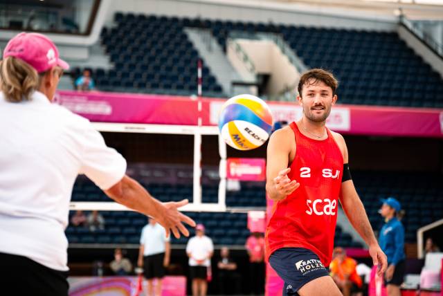 Beachvolleyball-Profi Leo Dillier macht sein Coming-out öffentlich. Foto: Moor media