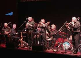 Die «Casa Loma Jazzband» sind Musiker aus drei Ländern, die im Jazz ihre gemeinsame Sprache gefunden haben. Foto: Jörn Kerckhoff