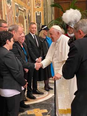 Begrüssung der Aargauer Delegation durch Papst Franziskus. Foto: zVg